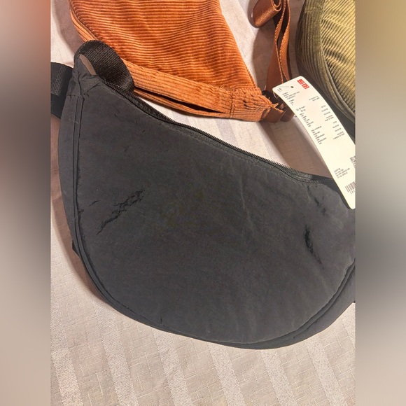 SOLD Uniqlo bags - Picture 3 of 4